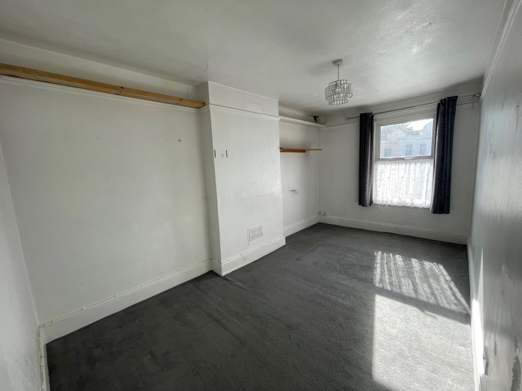 Lot: 111 - FREEHOLD SHOP AND TWO-BEDROOM FLAT - First floor bedroom one